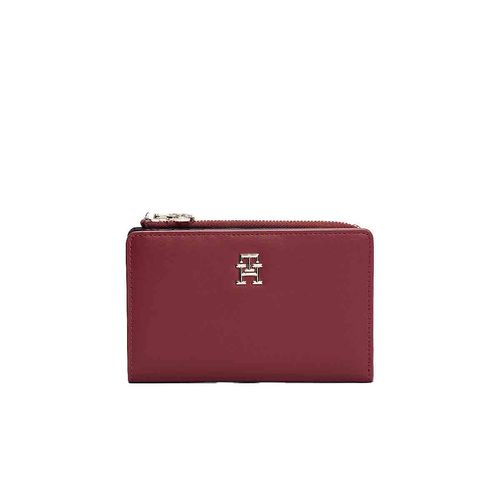 Cartera casual para dama Tommy Hilfiger tinto AW0AW16922-V18