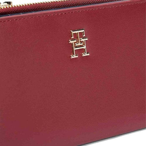 Cartera casual para dama Tommy Hilfiger tinto AW0AW16922-V18