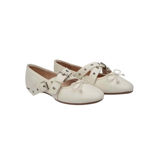 Zapato casual EFE latte para dama 150101