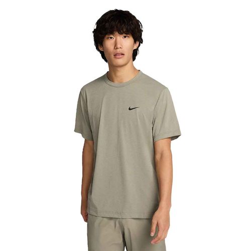 Playera deportiva Nike gris para caballero dv9839320