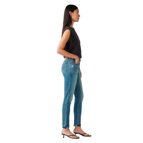 Pantalón de mezclilla Levi's azul para dama 18882-0784