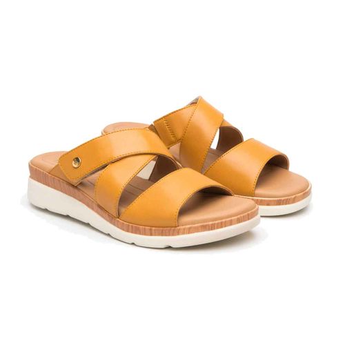 Sandalia casual Flexi mostaza para dama 124209