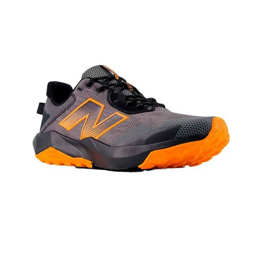 Tenis deportivo New Balance gris para caballero MTNTRCS6