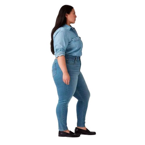Pantalón de mezclilla Levis Plus azul para dama 83368-0109