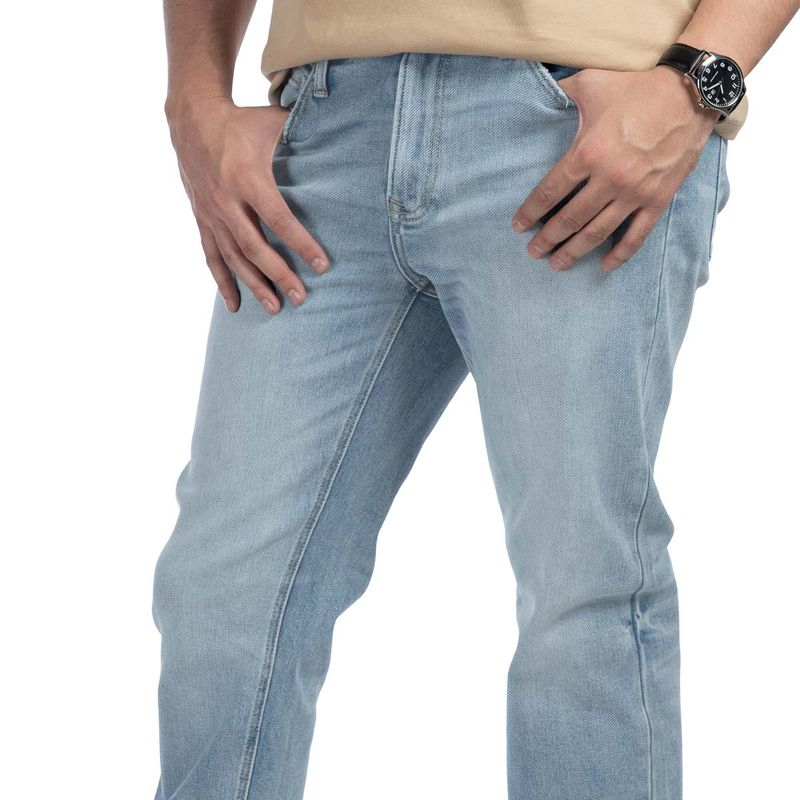 1563170